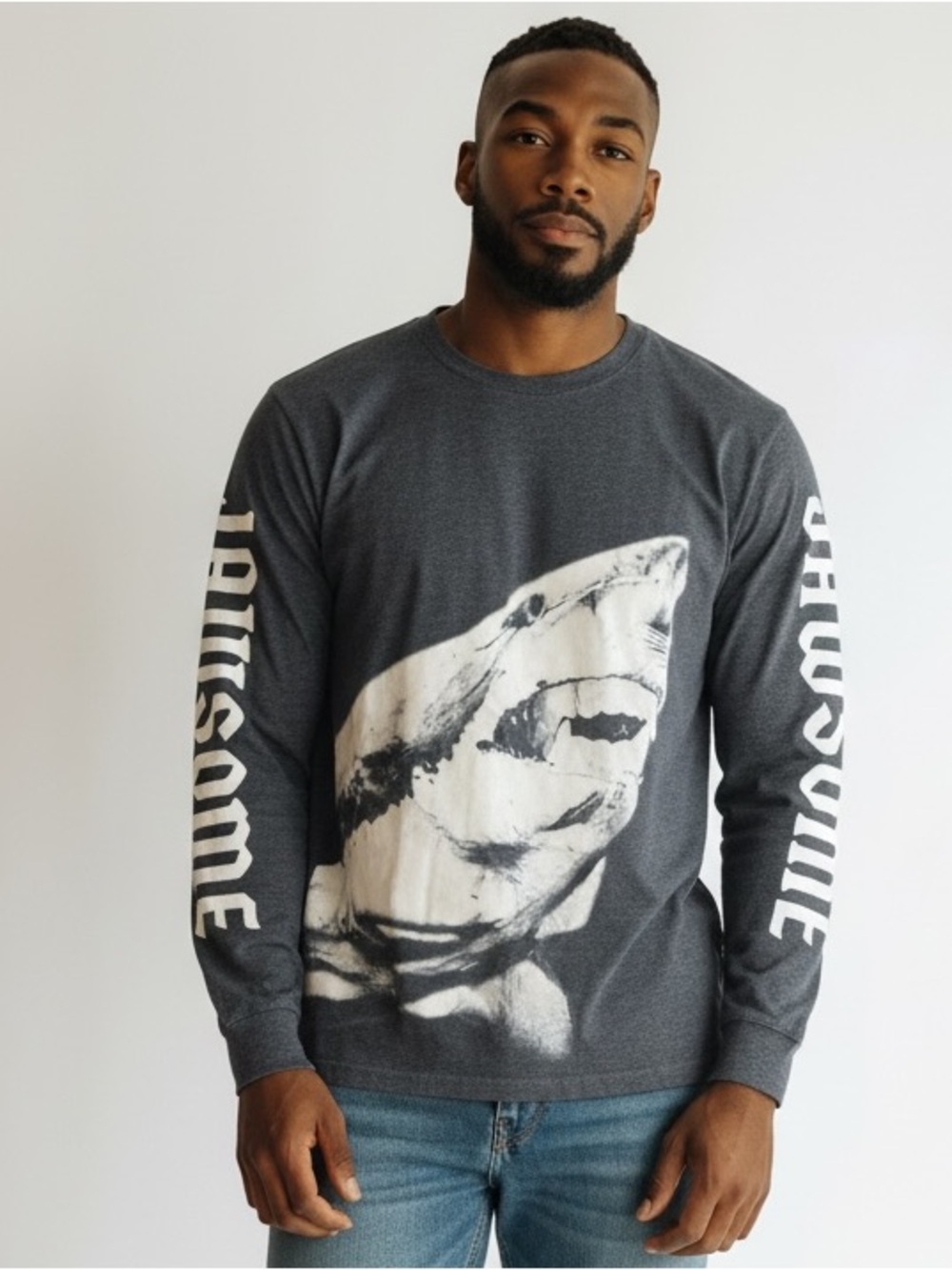 Old Navy boys Jaws long sleeve tea crewneck very good condition XL 14-16